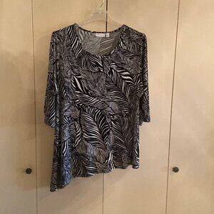 Susan Graver - Shark Tail Cut Tunic - Black and White Zebra  Print 2X